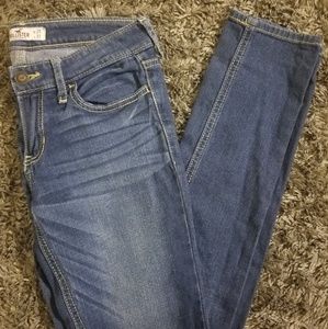 Size 1R Hollister Dark Skinny Jeans